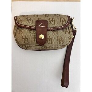 DOONEY & BOURKE DB signature Flap Wristlet Black Made in USA EUC‎